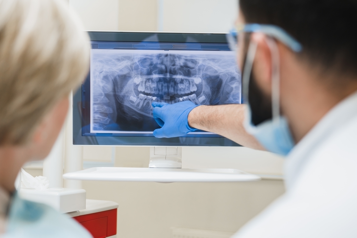 Signs You Need an Emergency Oral Surgeon